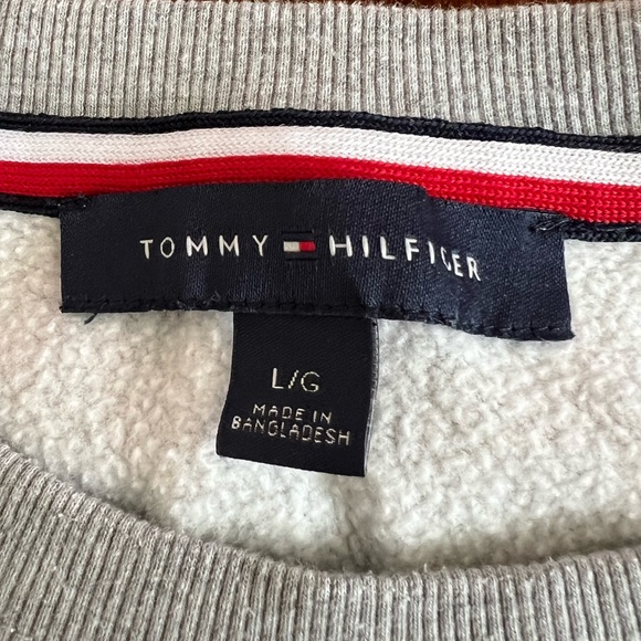 Tommy Hilfiger grey/grey crewneck sweatshirt Size L - Picture 2 of 3